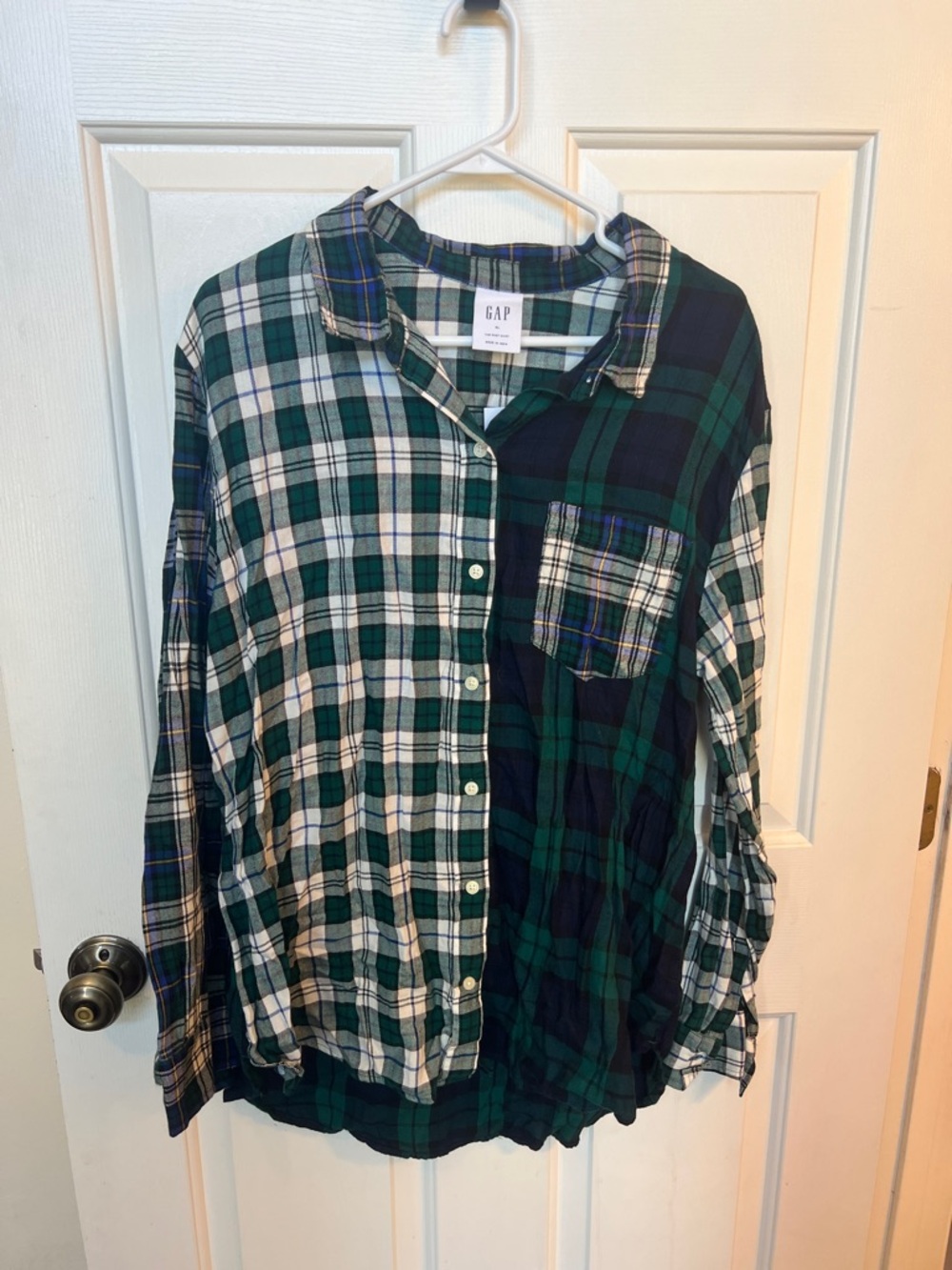 GAP Patchwork Plaid Button-Up Shirt in Green, Navy & White